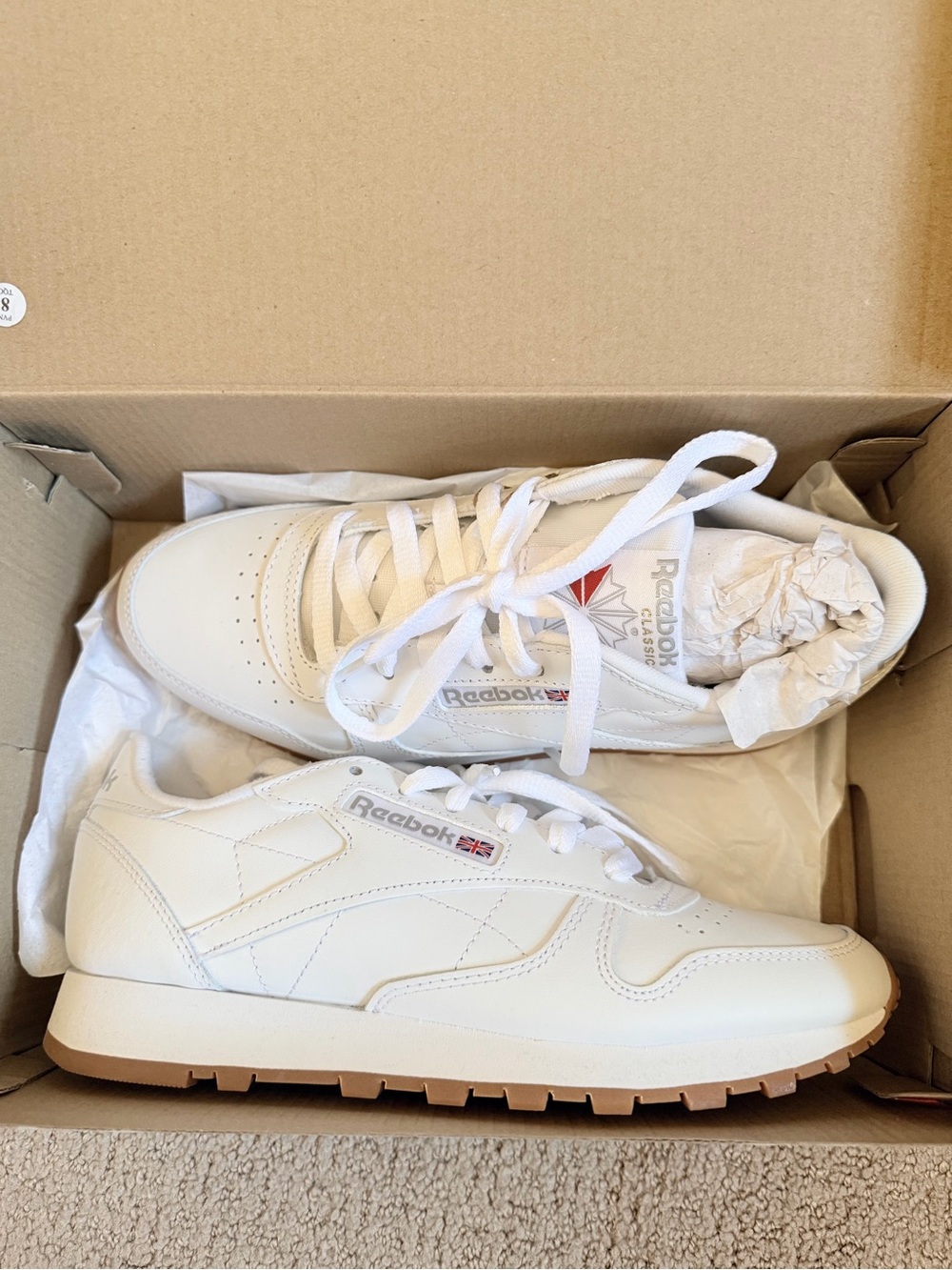 Reebok Classic White Leather Sneakers with Gum Sole size 8 NIB